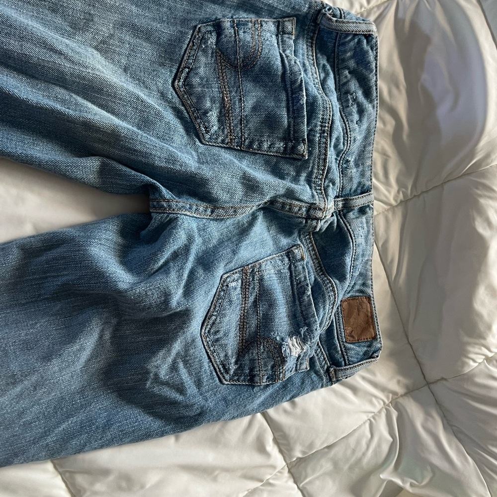american eagle vintage light blue ripped low rise boyfriend jeans size 0